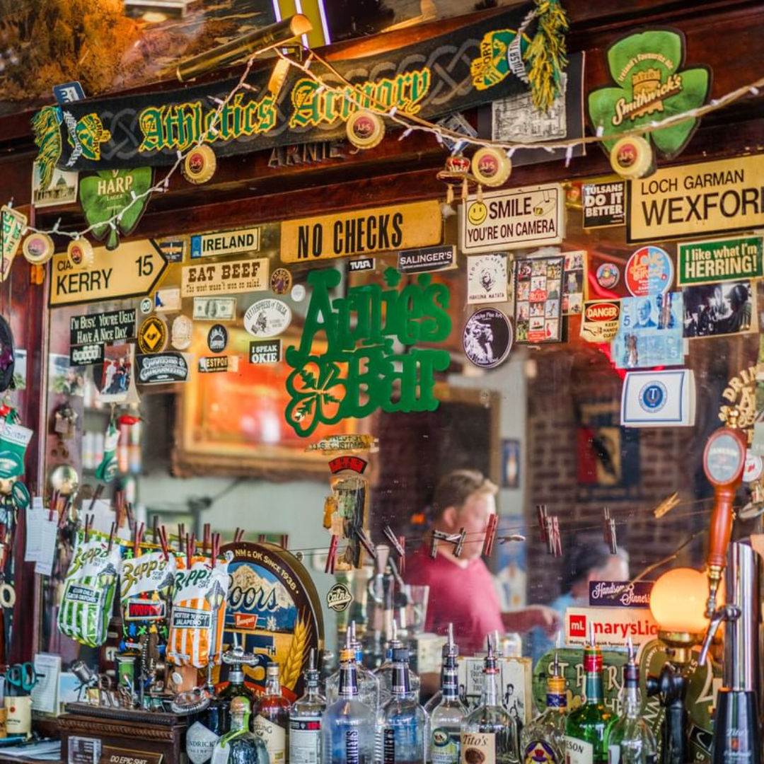 Arnie's Bar