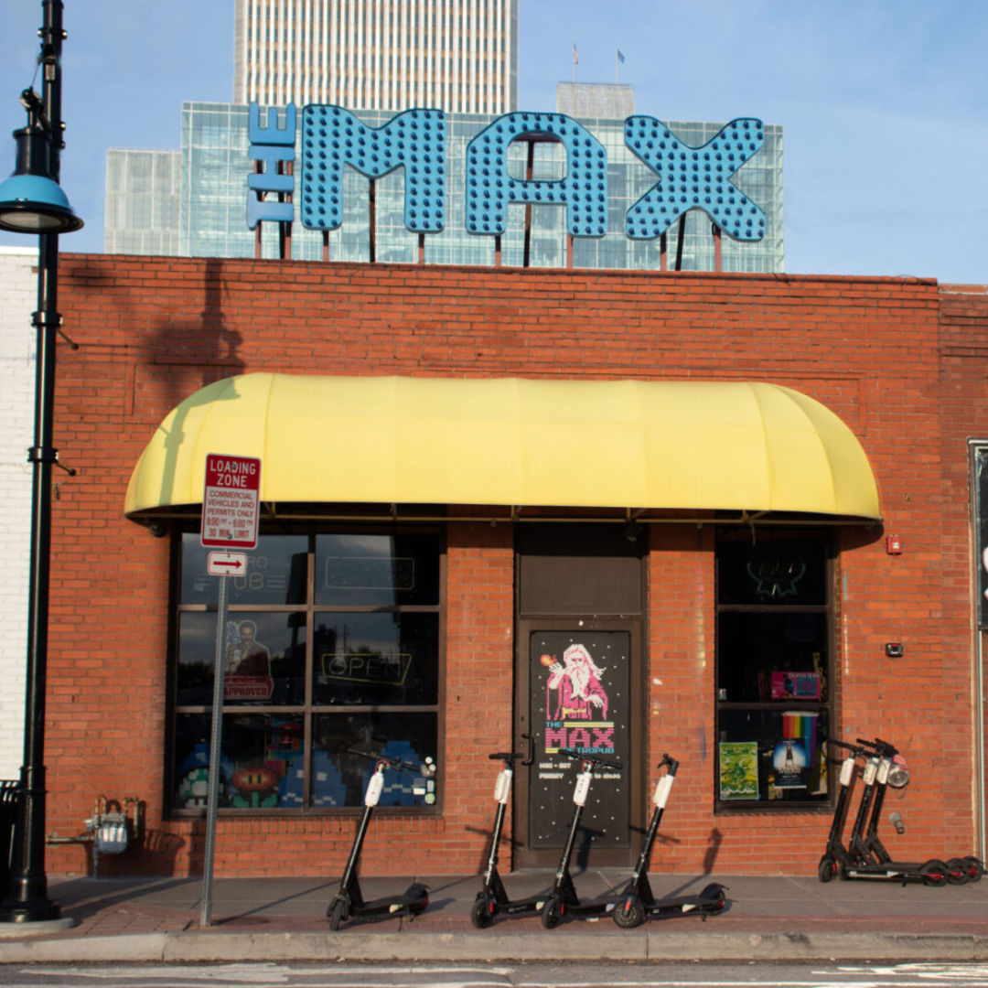 The Max Retropub